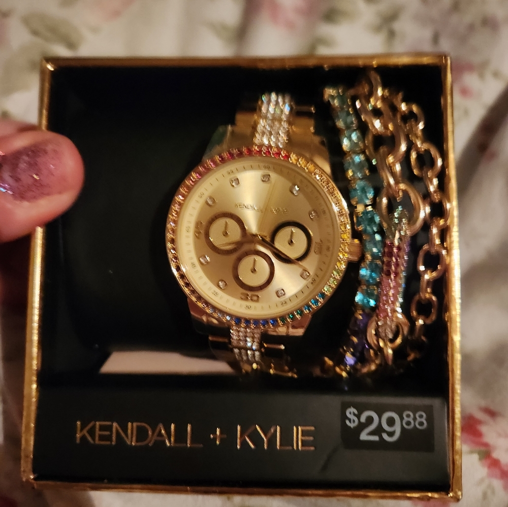 NWT! Kendall and Kylie watch set